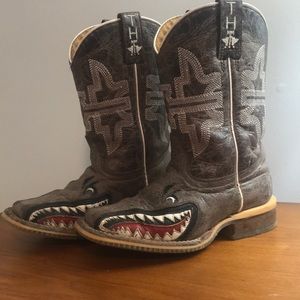 Tin Haul Shark boot size 12